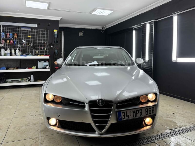 Sahibinden Alfa Romeo 159 1.9 JTD Distinctive 2007 Model İzmir 168.000 km Gri