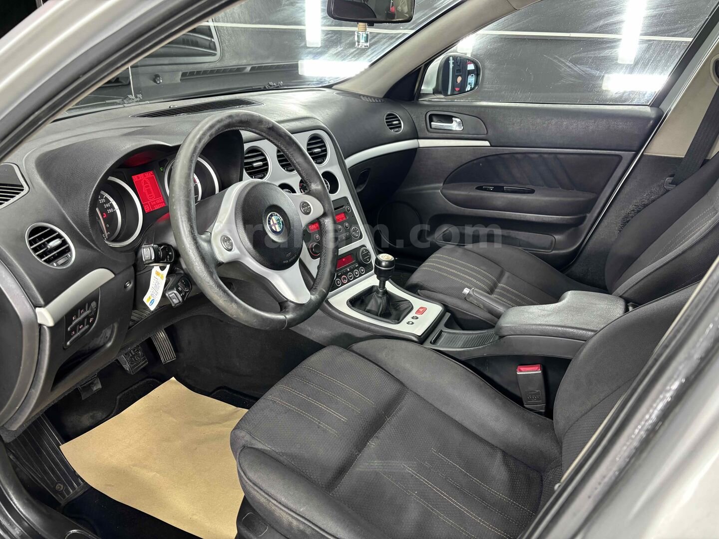 Sahibinden Alfa Romeo 159 1.9 JTD Distinctive 2007 Model İzmir 168.000 km Gri 7