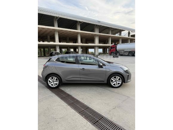 2025 Renault Clio 1.0 TCe Evolution OTOMATİK HATASIZ 