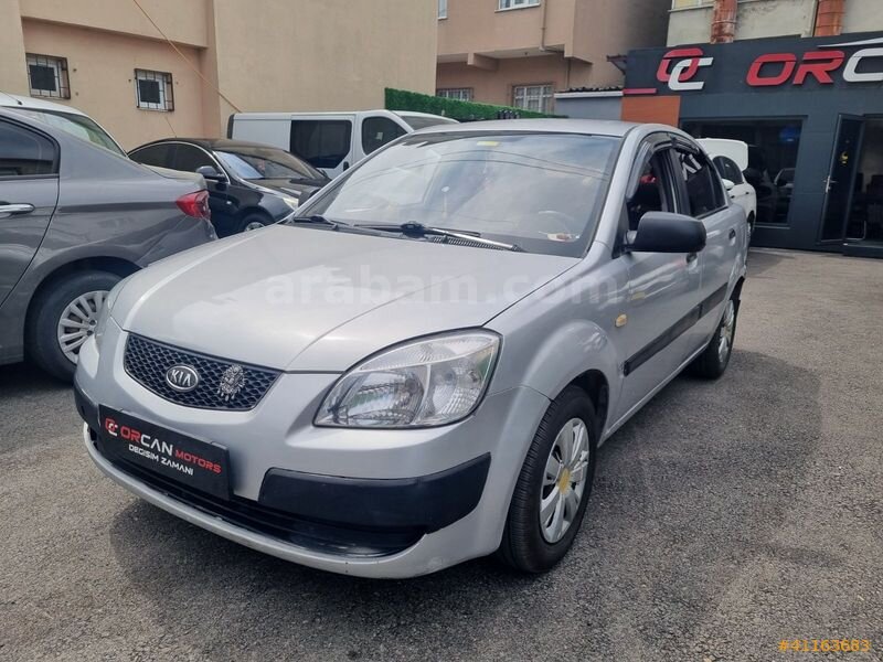 Galeriden Kia Rio 1.5 CRDi Trend 2009 Model İstanbul 356.000 km Gri