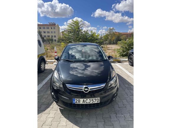 Memurdan Opel Corsa 1.2 Twinport Essentia 2013 Model Konya 206.000 km Siyah