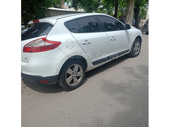 Sahibinden Renault Megane 1.5 dCi Expression 2012 Model  210.000 km Beyaz