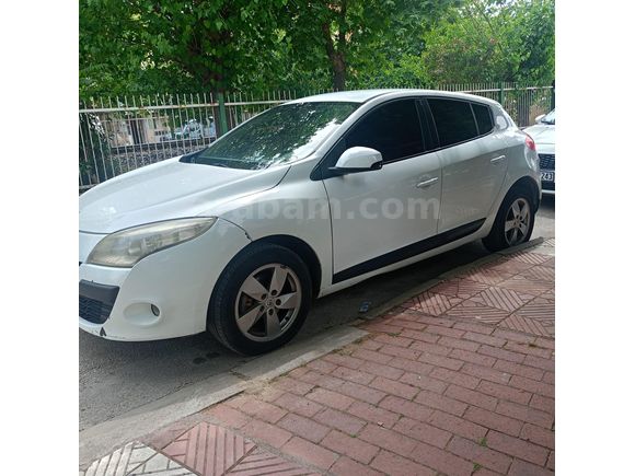 Sahibinden Renault Megane 1.5 dCi Expression 2012 Model  210.000 km Beyaz
