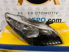 MEGANE 3 SAĞ FAR KROM KAŞ SİYAH ZEMİN ORJINAL MARELLİ 260105680R
