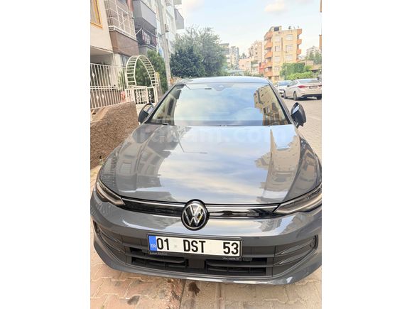 Sahibinden ılk sahıbıyım aykandan sıfır aldım Volkswagen Golf 1.5 eTSI Life 2024 Model  25.000 km Füme