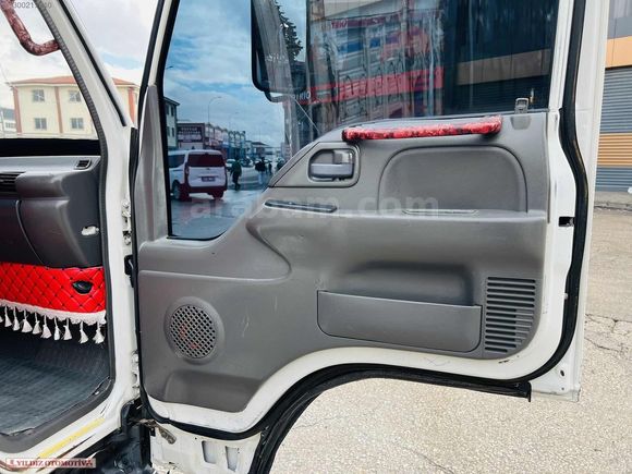 YILDIZ OTOMOTİVDEN 2OO4 MODEL HATASIZ BOYASIZ DESTE BAŞI ARAÇ