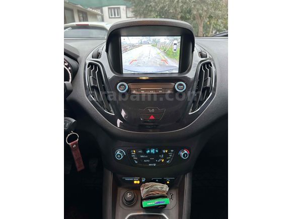 Sahibinden Ford Tourneo Courier 1.5 TDCi Titanium Plus 2020 Model 