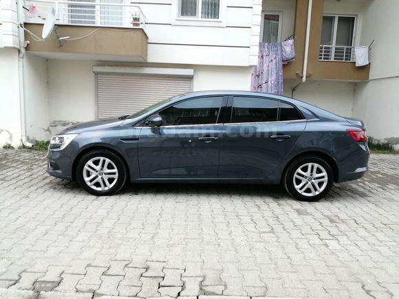  Sıfır ayarında 32.250 km Megane 