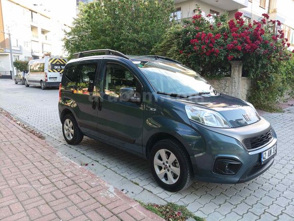 Sahibinden Fiat Fiorino Combi 1.4 Eko Pop 2024 Model  12.000 km Mavi (metalik)