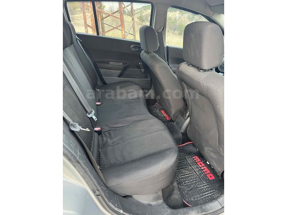 Değişensiz Hasar Kayıtsız 1.5 Parça Boyalı Renault Megane 1.4 Authentique 2005 Model 