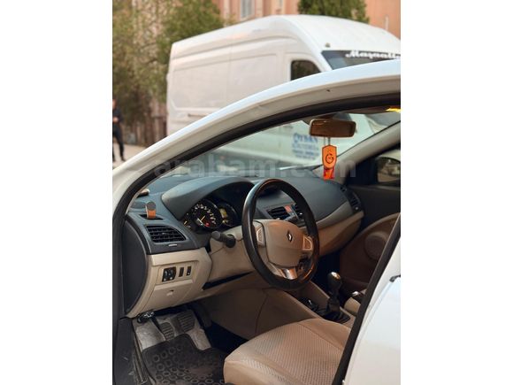 Sahibinden Renault Megane 1.5 dCi Dynamique 2011 Model