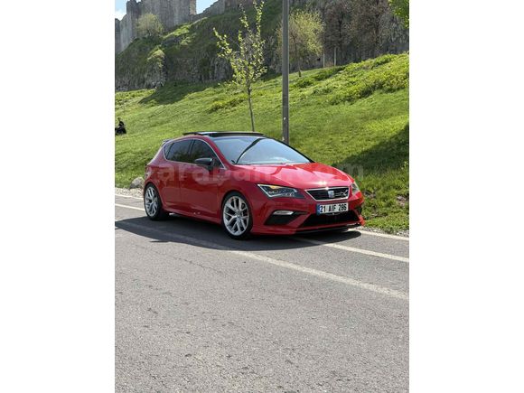 SEAT LEON ATEŞ KIRMIZISI