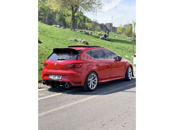SEAT LEON ATEŞ KIRMIZISI