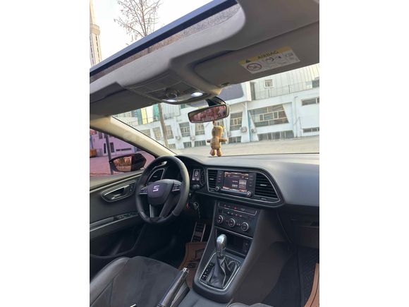 SEAT LEON ATEŞ KIRMIZISI
