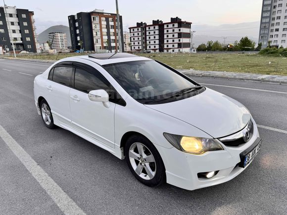 Sahibinden Honda Civic 1.6i VTEC Elegance 2011 Model 