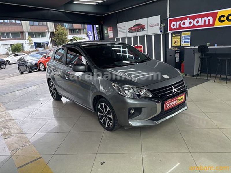 Galeriden Mitsubishi Space Star 1.2 MIVEC 2022 Model İstanbul