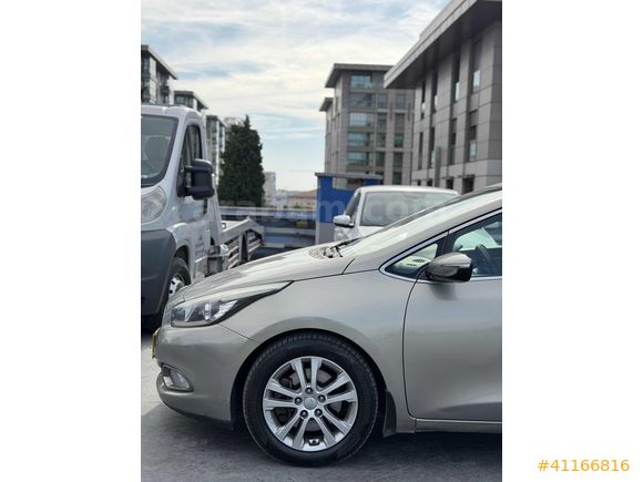UCARS GRUP 2013 KIA CEED DİZEL OTOMATİK DEĞİŞENSİZ BAKIMLI