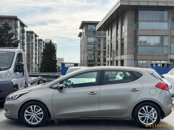 UCARS GRUP 2013 KIA CEED DİZEL OTOMATİK DEĞİŞENSİZ BAKIMLI