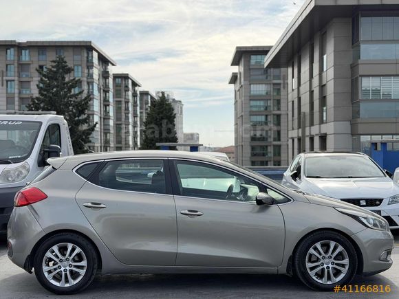 UCARS GRUP 2013 KIA CEED DİZEL OTOMATİK DEĞİŞENSİZ BAKIMLI