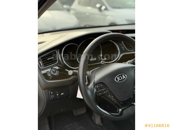 UCARS GRUP 2013 KIA CEED DİZEL OTOMATİK DEĞİŞENSİZ BAKIMLI