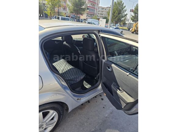 Sahibinden Renault Megane 1.6 Dynamique 2004 Model