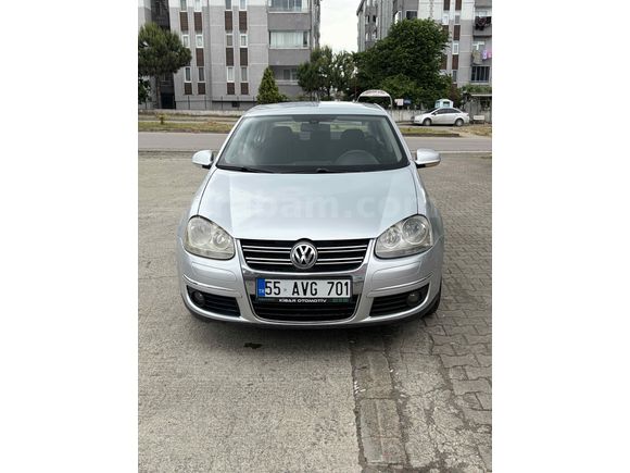 TEMİZ BAKIMLARI YAPILMIŞ OTOMATİK  VİTES 
