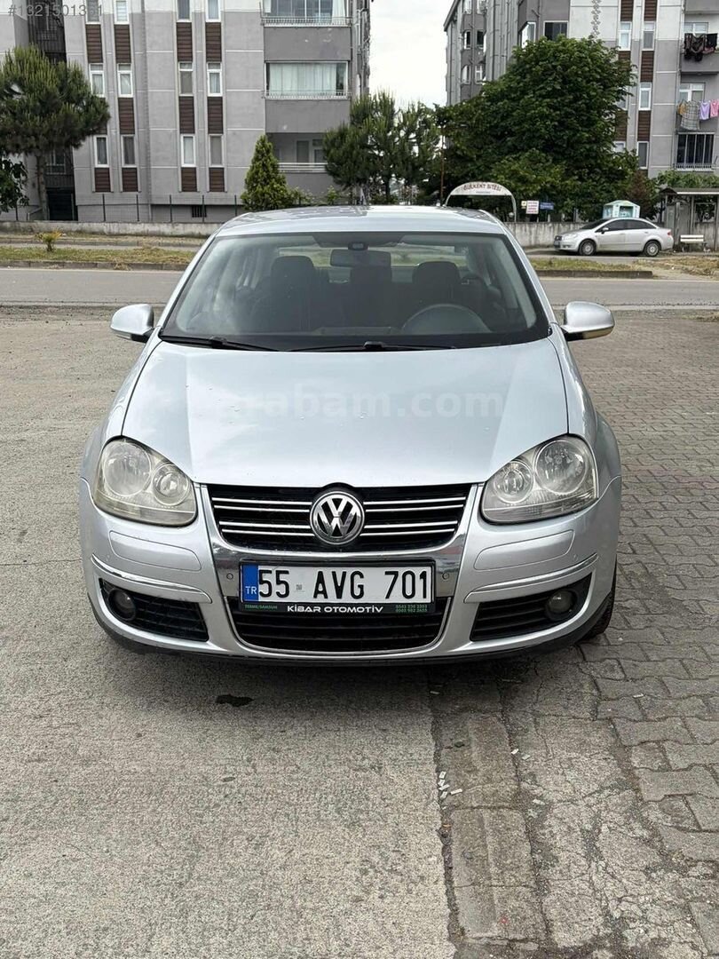 Galeriden Volkswagen Jetta 1.6 TDi Comfortline 2010 Model Samsun 186.000 km Gri 1