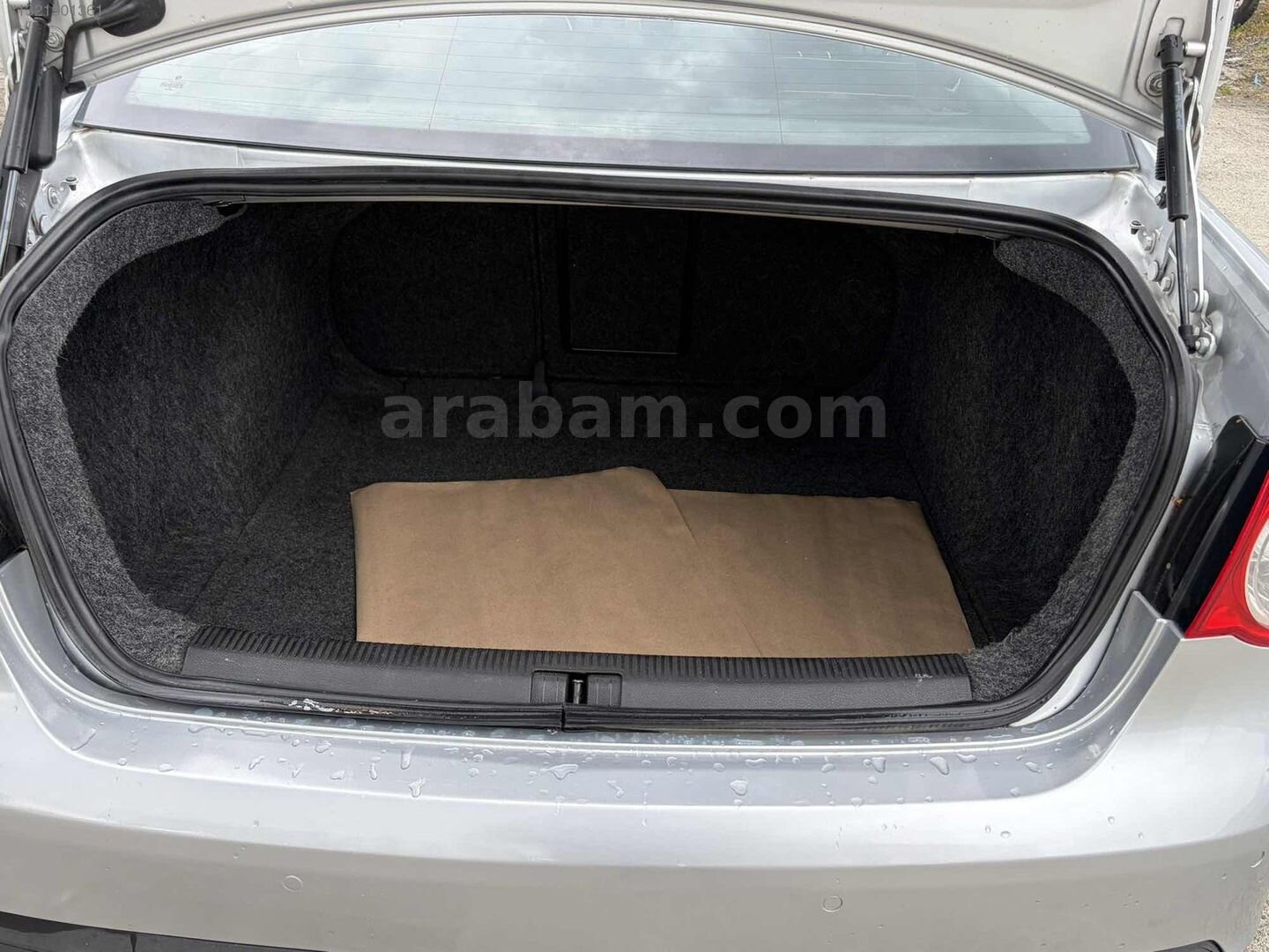 Galeriden Volkswagen Jetta 1.6 TDi Comfortline 2010 Model Samsun 186.000 km Gri 5