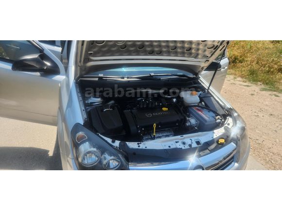 Galeriden Opel Astra 1.6 Essentia 2012 Model Bursa