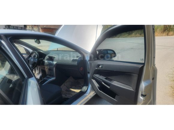 Galeriden Opel Astra 1.6 Essentia 2012 Model Bursa
