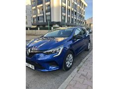 İlk sahibinden  2023 model 8400 km’de kazasız boyasız otomatik Clio 