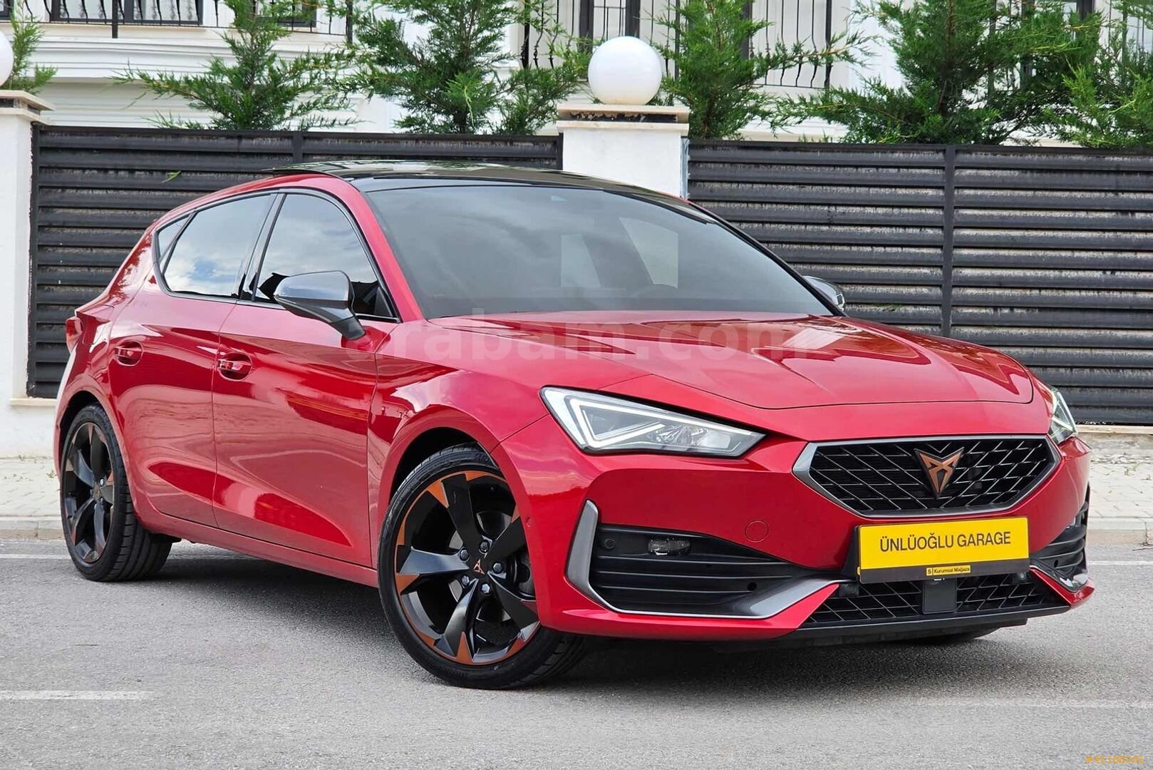 Galeriden Cupra Leon 1.5 eTSI Standart 2023 Model Konya 45.000 km Kırmızı 2