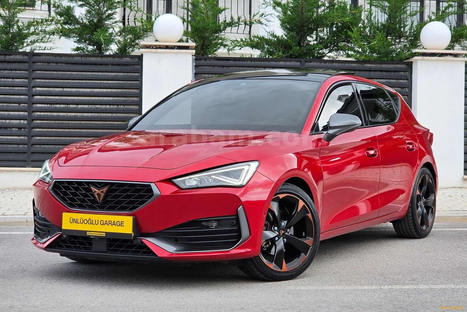 Galeriden Cupra Leon 1.5 eTSI Standart 2023 Model Konya 45.000 km Kırmızı 1