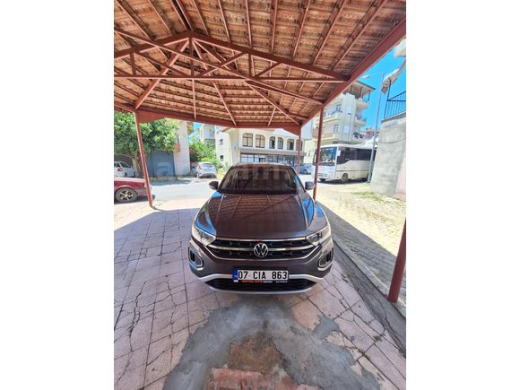 Sahibinden Volkswagen T-Roc 1.5 TSI Style 2022 Model  123.000 km Füme