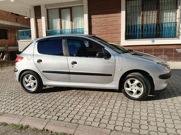 Sahibinden Peugeot 206 1.4 XR 2000 Model