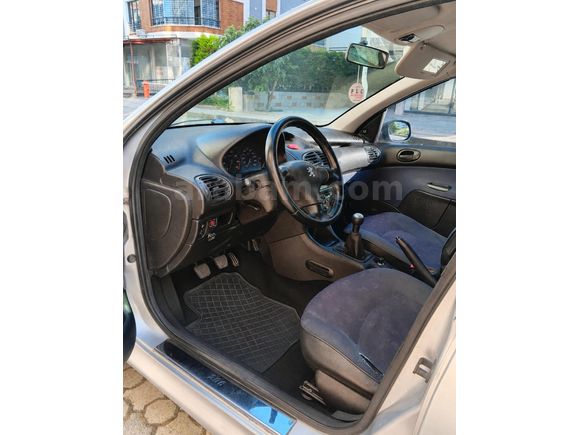 Sahibinden Peugeot 206 1.4 XR 2000 Model