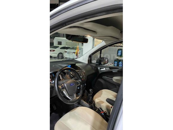Sahibinden Ford Tourneo Courier 1.6 TDCi Titanium 2017 Model 