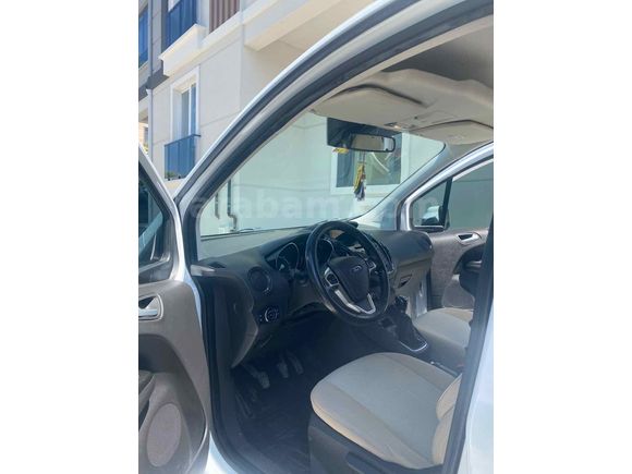 Sahibinden Ford Tourneo Courier 1.6 TDCi Titanium 2017 Model 
