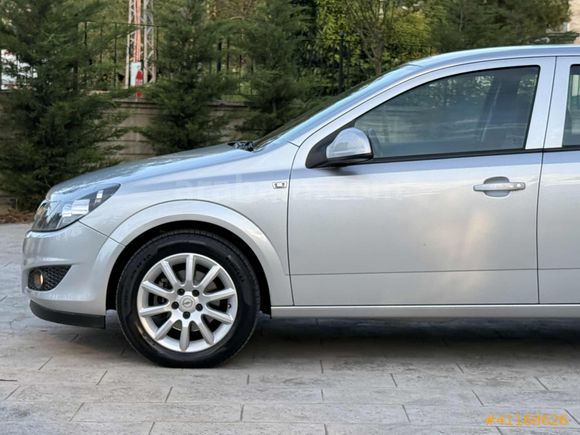 HATASIZZ BOYASIZZ 54.000 KM DE 2011 1.3 ASTRA