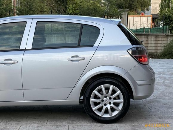 HATASIZZ BOYASIZZ 54.000 KM DE 2011 1.3 ASTRA