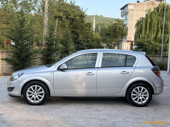 HATASIZZ BOYASIZZ 54.000 KM DE 2011 1.3 ASTRA