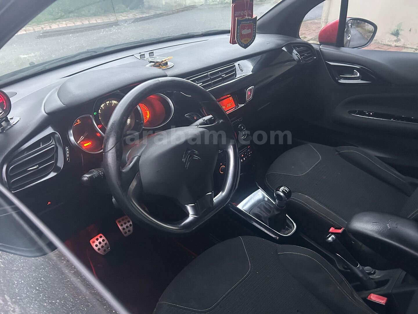 Sahibinden DS Automobiles DS3 1.6 e-HDi DStyle 2010 Model İstanbul 197.530 km Siyah 6