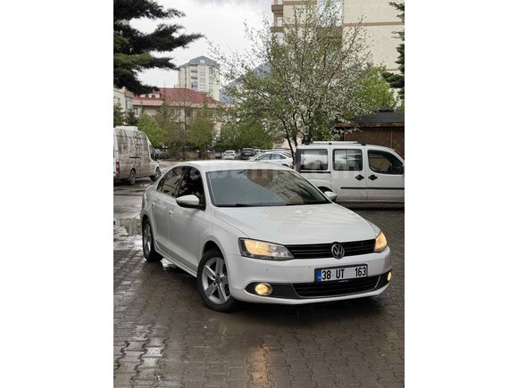 2.SAHİBİNDEN-DEĞİŞENSİZ-SINIF AİLE ARACI -JETTA