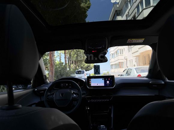 Sıfır Gibi Peugeot 2008 1.2 PureTech Allure 2025 Model 