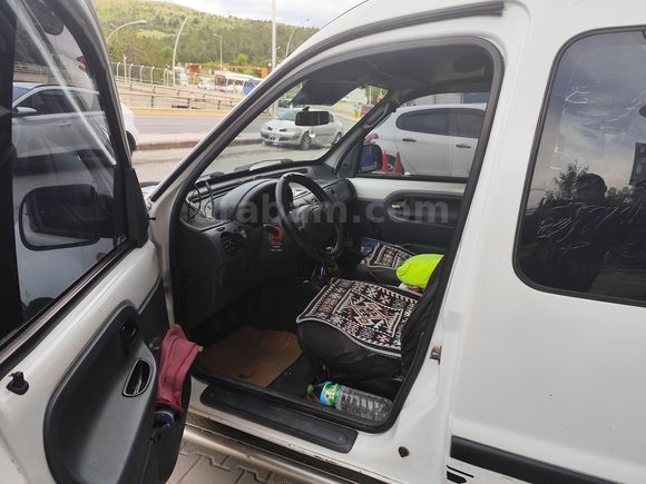Sahibinden Renault Kangoo 1.9 D 2000 Model 