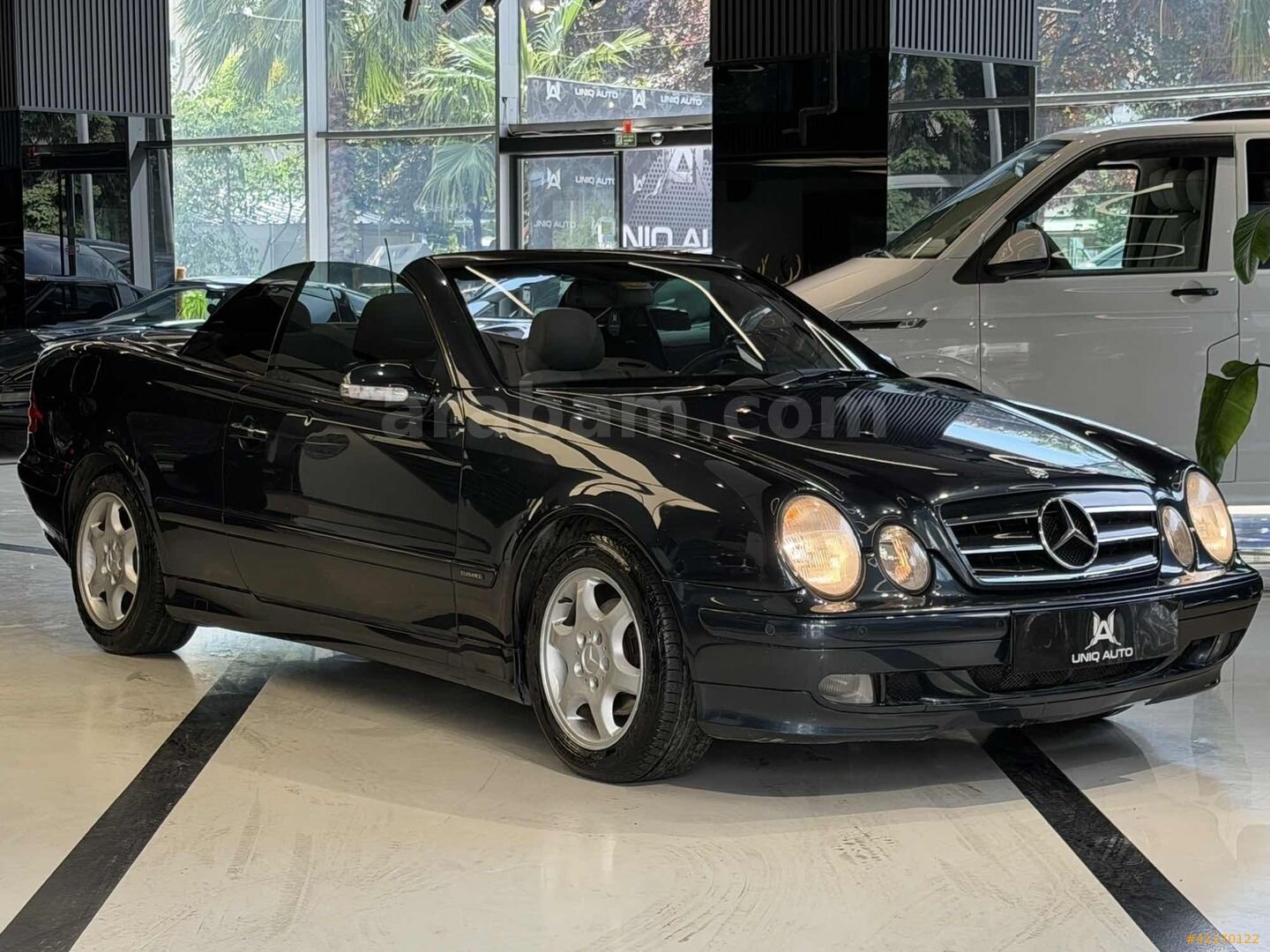 Galeriden Mercedes - Benz CLK 200 Kompressor Elegance 2000 Model İstanbul 147.000 km Lacivert 3