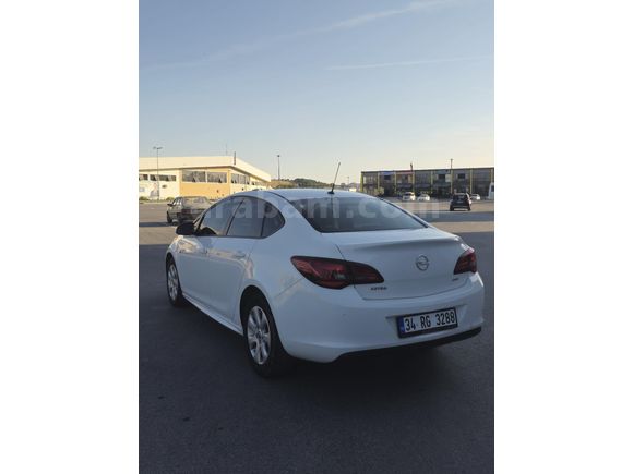 TEMİZ AİLE ARACI İHTİYAÇTAN SATILIK