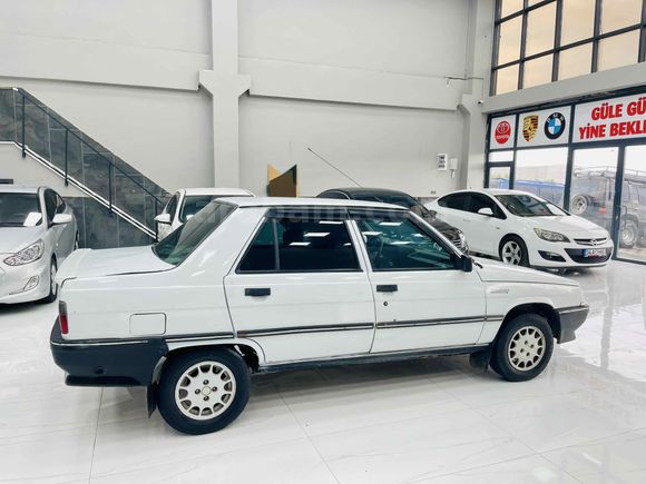 Galeriden Renault R 9 1.4 Broadway 1995 Model Afyonkarahisar