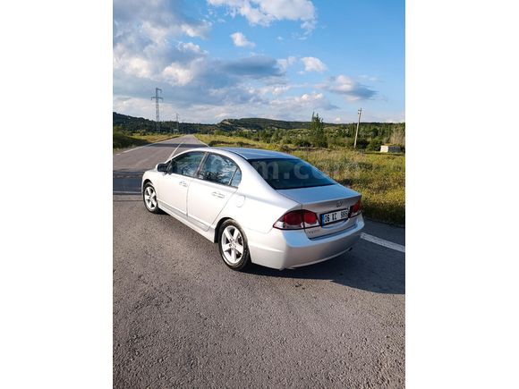 Sahibinden Honda Civic 1.6i VTEC Premium 2009 Model