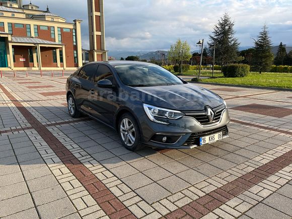 İLK SAHİBİNDEN TEMİZ HATASIZ BOYASIZ MEGANE 4
